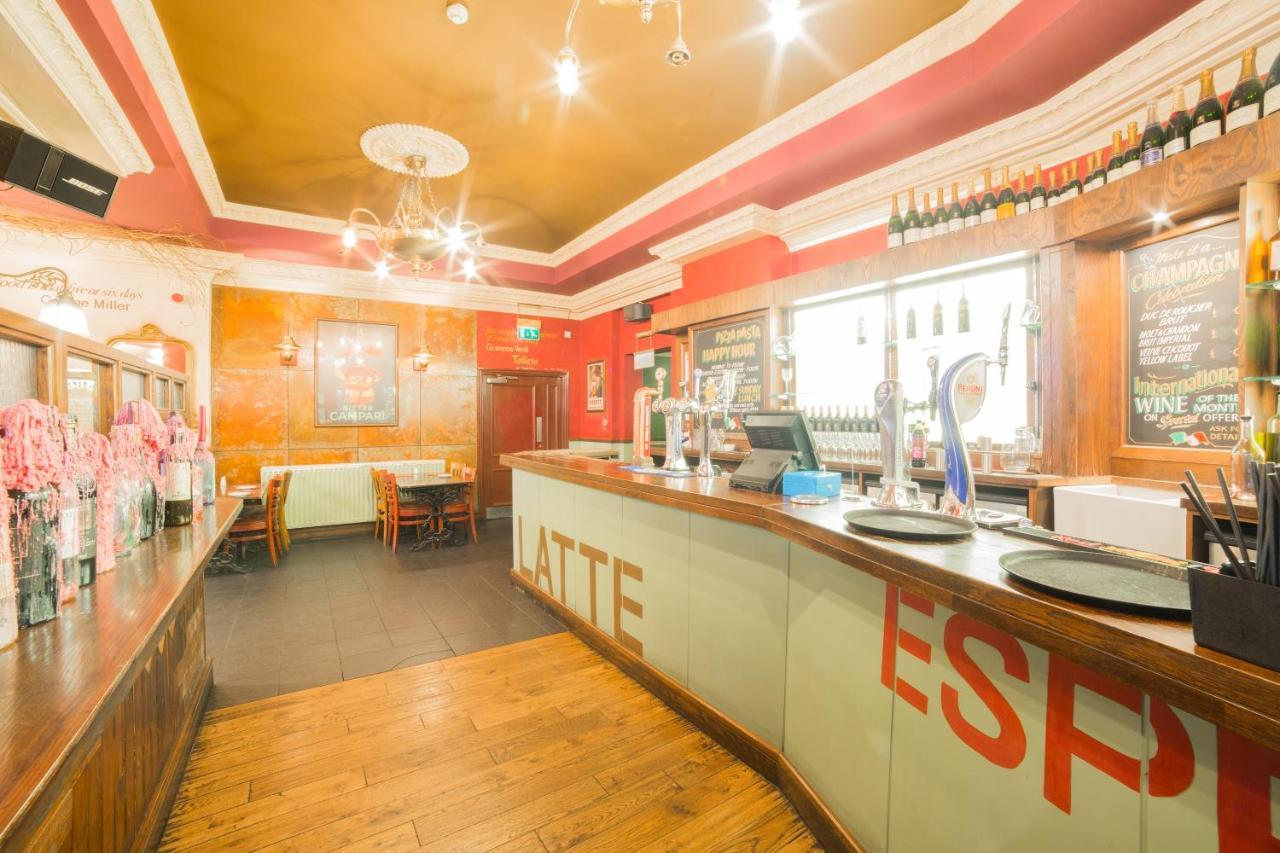 Oyo Hotel Majestic 배로우인퍼니스 외부 사진