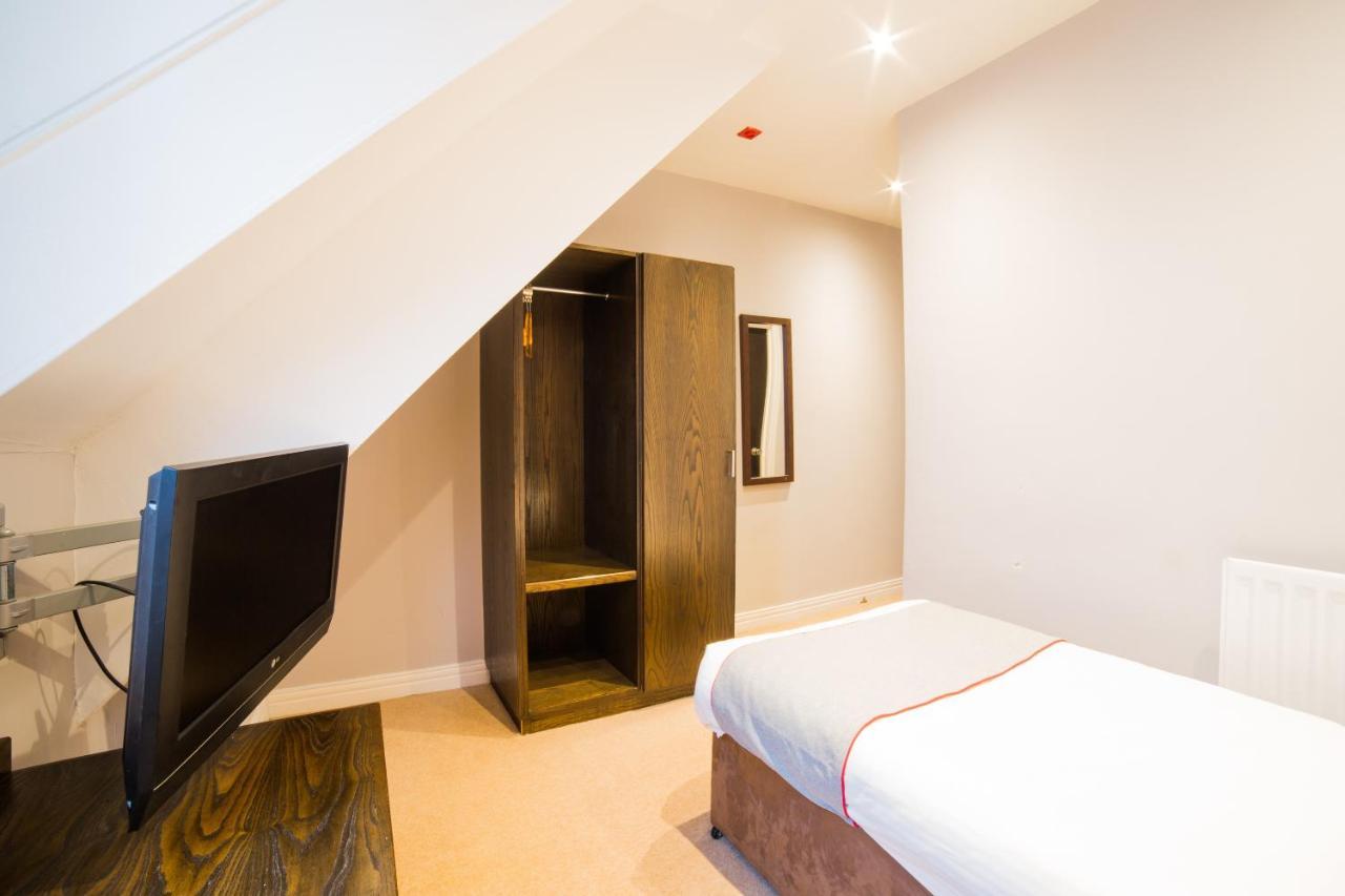 Oyo Hotel Majestic 배로우인퍼니스 외부 사진