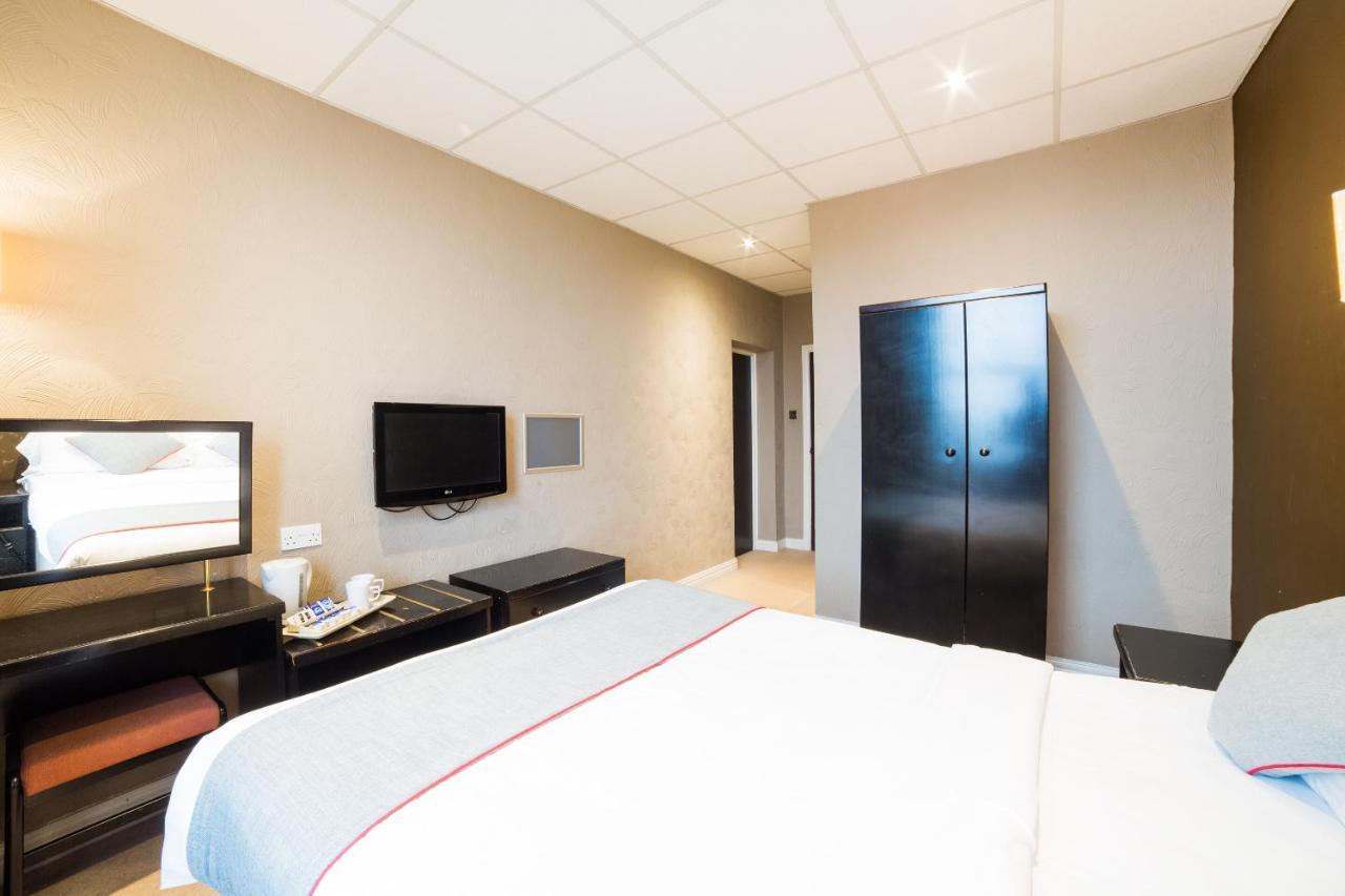 Oyo Hotel Majestic 배로우인퍼니스 외부 사진