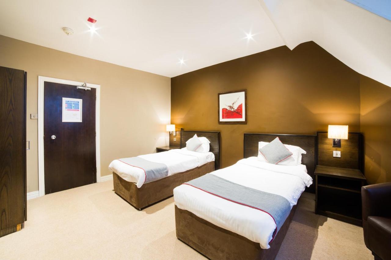 Oyo Hotel Majestic 배로우인퍼니스 외부 사진